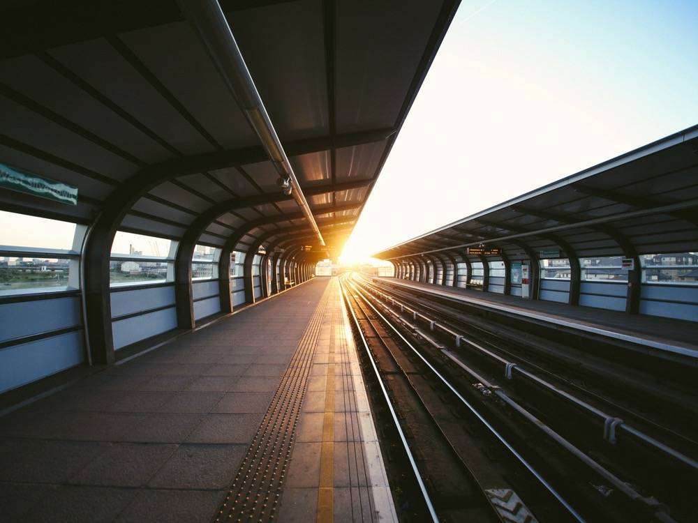 Rail gapYVvUg1M8 unsplash